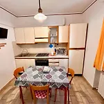 La Casa Di Angelo In Centro A Piano Terra Con Aria Condizionata Apartment *