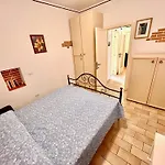 Apartment La Casa Di Angelo In Centro A Piano Terra Con Aria Condizionata