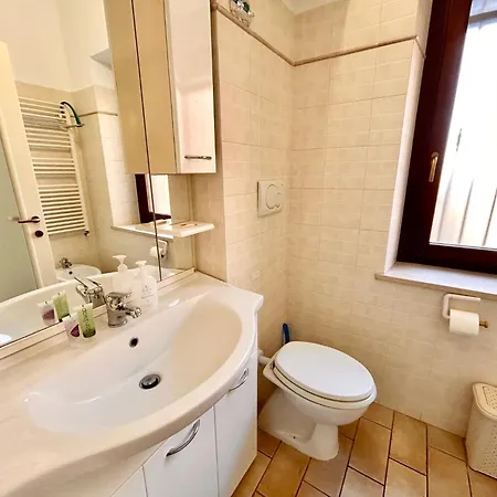 La Casa Di Angelo In Centro A Piano Terra Con Aria Condizionata *