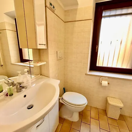 La Casa Di Angelo In Centro A Piano Terra Con Aria Condizionata * Numana