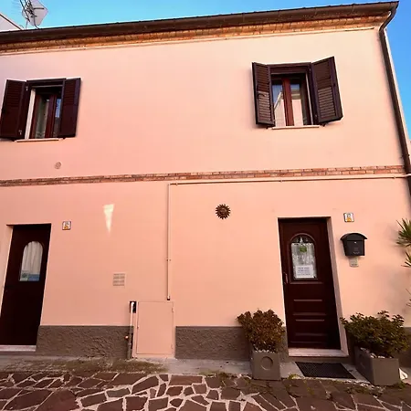 アパート La Casa Di Angelo In Centro A Piano Terra Con Aria Condizionata ヌマーナ