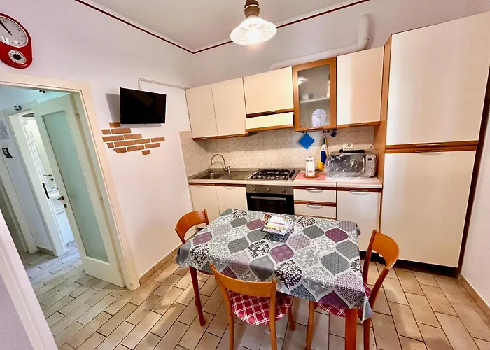 La Casa Di Angelo In Centro A Piano Terra Con Aria Condizionata Numana